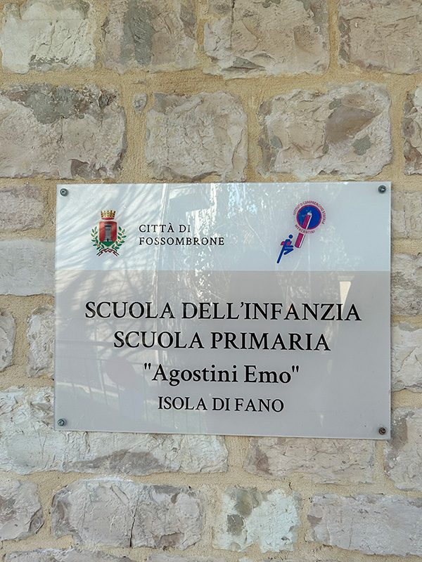 Scuola primaria — Isola di Fano (Fossombrone) — foto 3