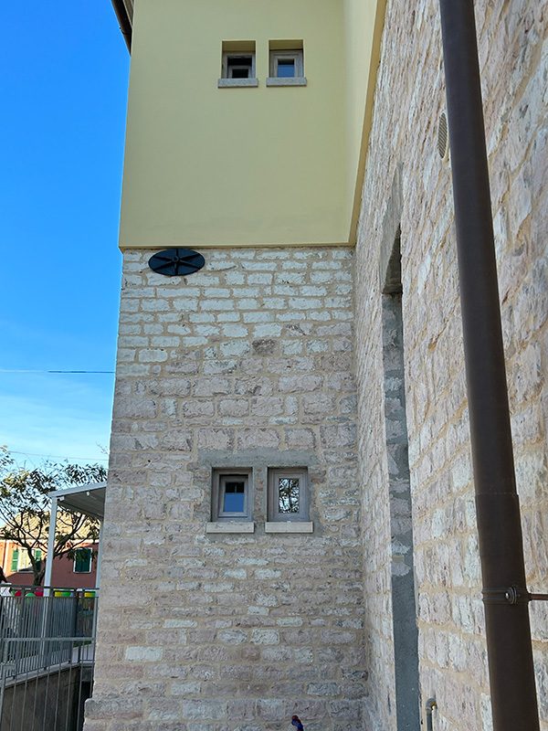 Scuola primaria — Isola di Fano (Fossombrone) — foto 12