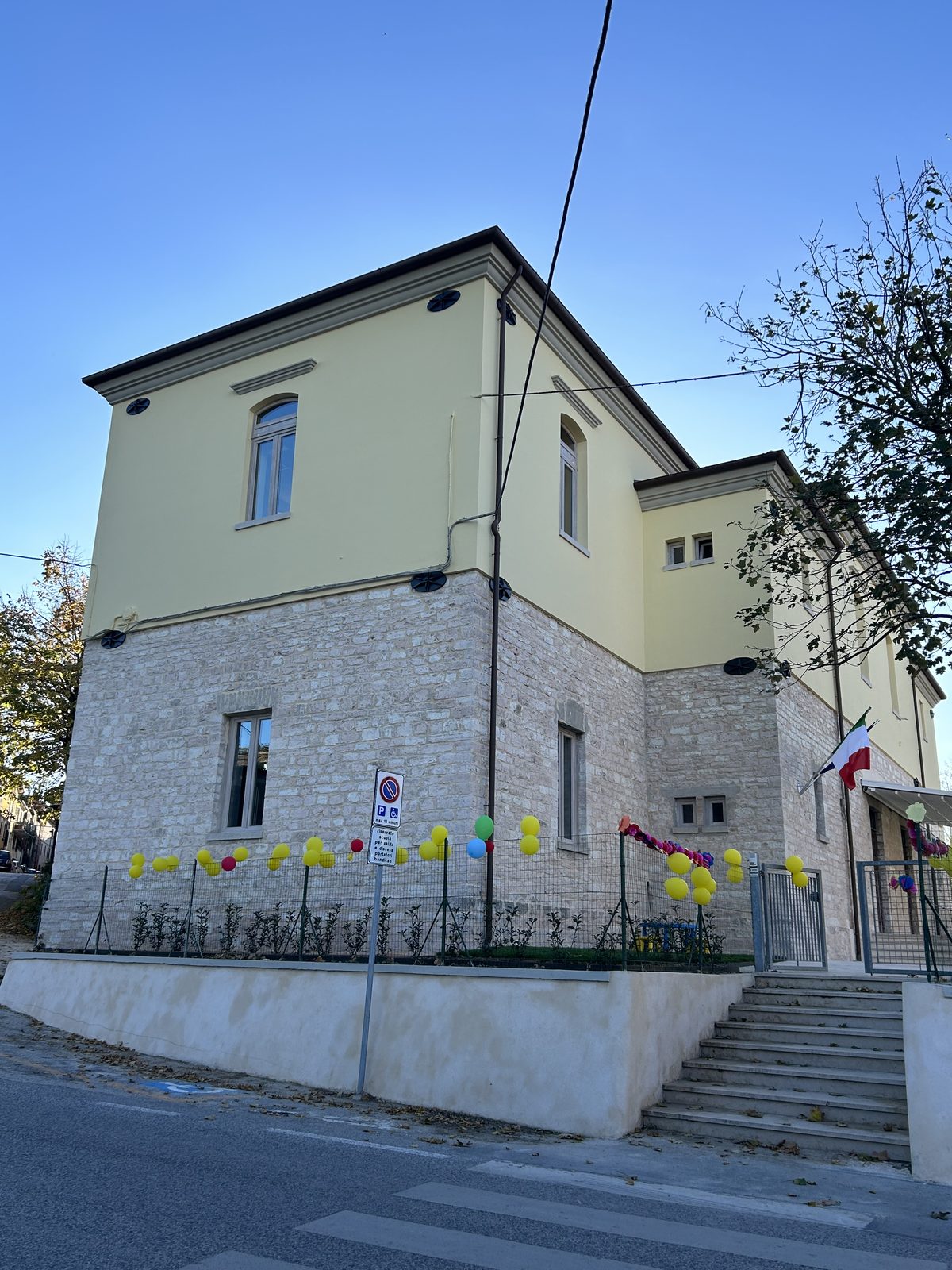 Scuola primaria — Isola di Fano (Fossombrone) — foto 15